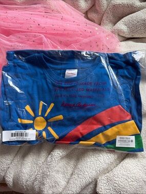 NWT Hanna Graphic Tee, Size 8
